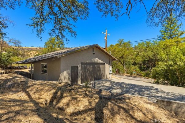 Detached Garage, Exterior