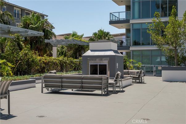Exterior, Fireplace