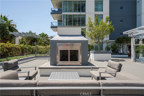 Exterior, Fireplace