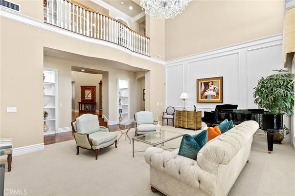 Chandelier, Interior, Living room, Piano, Recessed Lighting, Wood Texture Flooring
