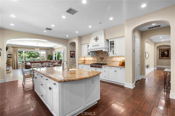 Chandelier, Dining room, Interior, Kitchen, Pendant Lights, Recessed Lighting, Wood Texture Flooring