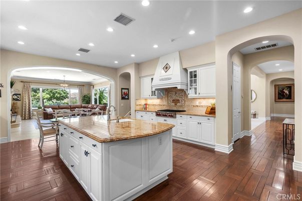 Chandelier, Dining room, Interior, Kitchen, Pendant Lights, Recessed Lighting, Wood Texture Flooring