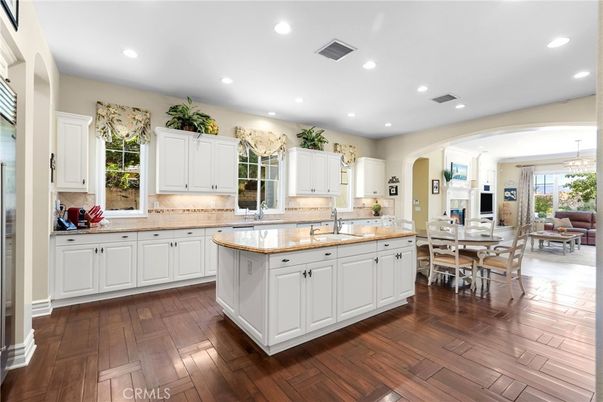 Chandelier, Dining room, Interior, Kitchen, Pendant Lights, Recessed Lighting, Wood Texture Flooring