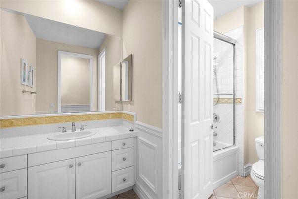 Bathroom, Interior, Tile Countertops