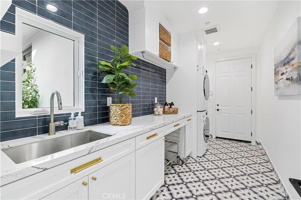 Interior, Recessed Lighting, Washer