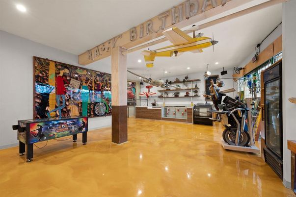 Game Room, Garage, Interior, Recessed Lighting