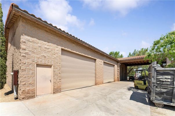 Detached Garage, Exterior