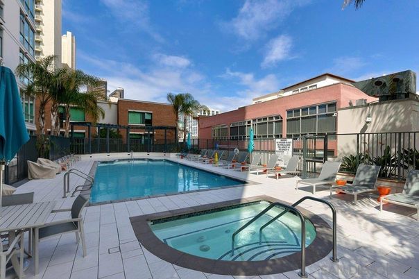 Exterior, Pool