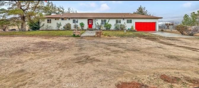 Backyard, Exterior, Facade, Ranch