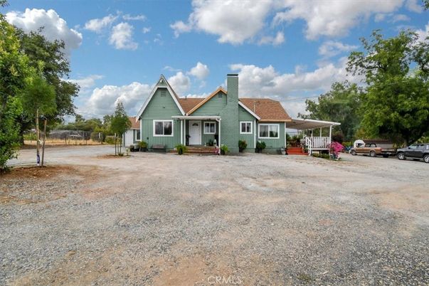 Backyard, Exterior, Facade, Cape Cod