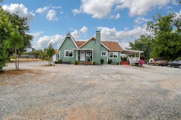 Backyard, Exterior, Facade, Cape Cod