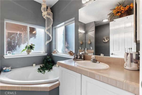 Bathroom, Interior, Recessed Lighting, Tile Countertops
