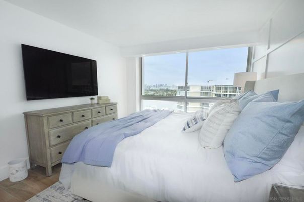 Bedroom, Interior, Water, Wood Texture Flooring