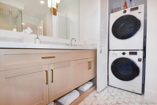 Interior, Recessed Lighting, Utility Closets, Washer