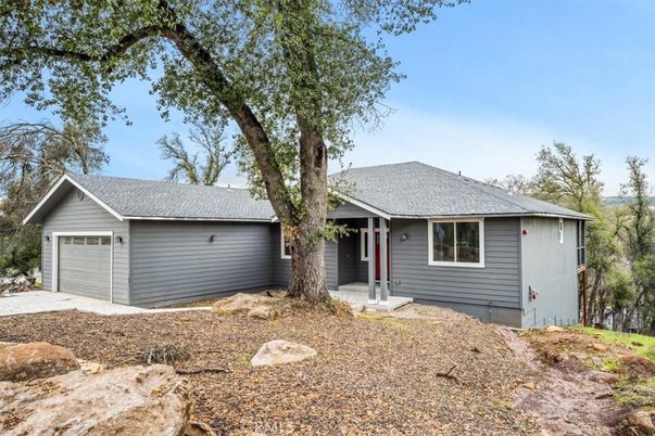 Backyard, Detached Garage, Exterior