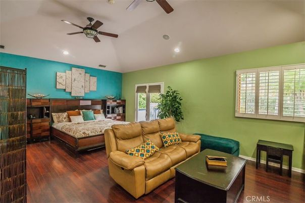 Bedroom, Interior, Living room, Recessed Lighting, Wood Texture Flooring