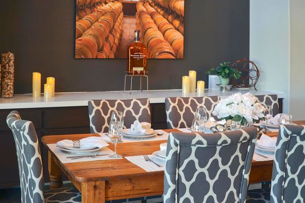 Dining room, Interior