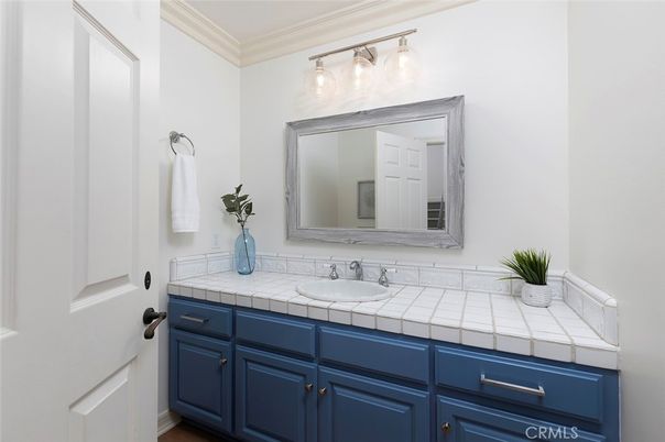 Bathroom, Interior, Tile Countertops