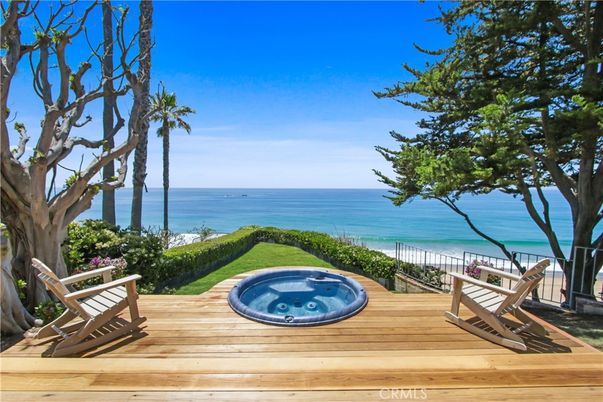 Exterior, Hot Tub, Water