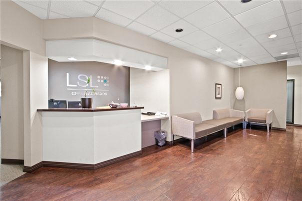 Interior, Pendant Lights, Recessed Lighting, Wood Texture Flooring