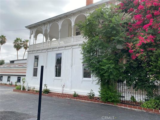 Exterior, Facade, None