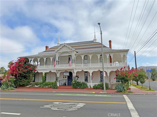 Exterior, Facade, Mediterranean