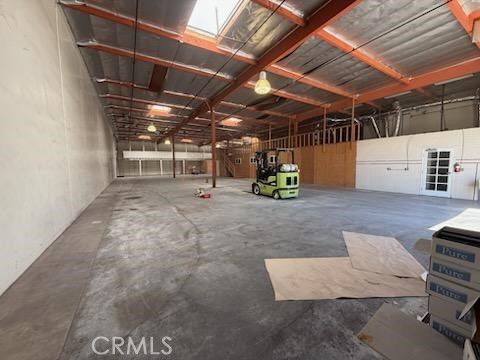Garage, Interior, Wooden Beams