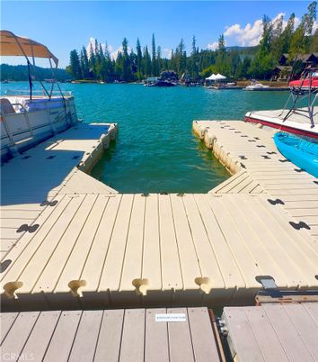 Exterior, Lake