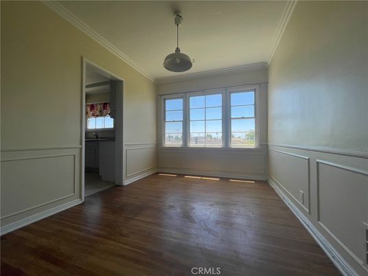 Empty room, Interior, Pendant Lights, Wood Texture Flooring