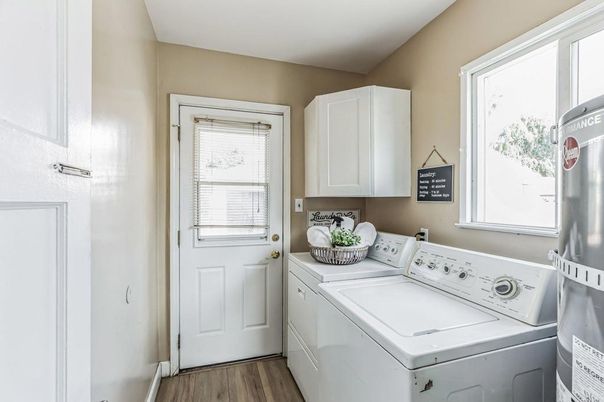 Interior, Washer, Wood Texture Flooring