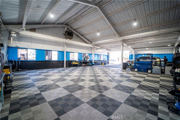 Garage, Interior