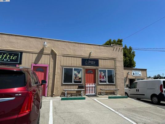 Exterior, Facade, None
