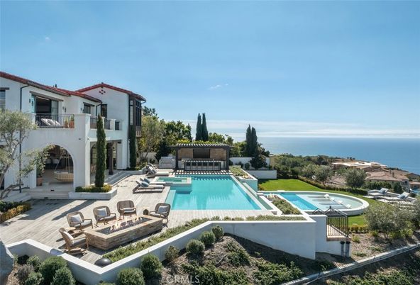 Exterior, Pool, Water