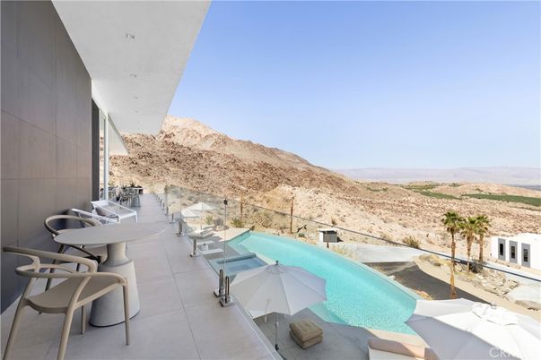 Exterior, Pool, Other