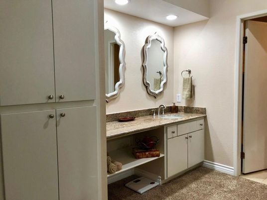 Bathroom, Interior, Recessed Lighting