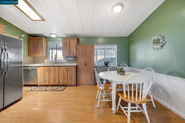 Dining room, Interior, Kitchen, Stainless Steel Appliances, Wood Texture Flooring