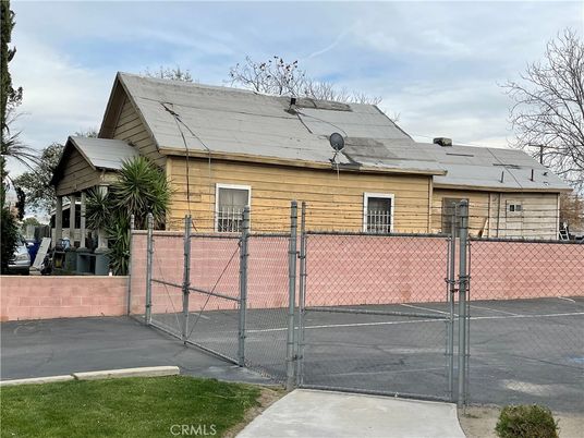Exterior, Tennis Courts