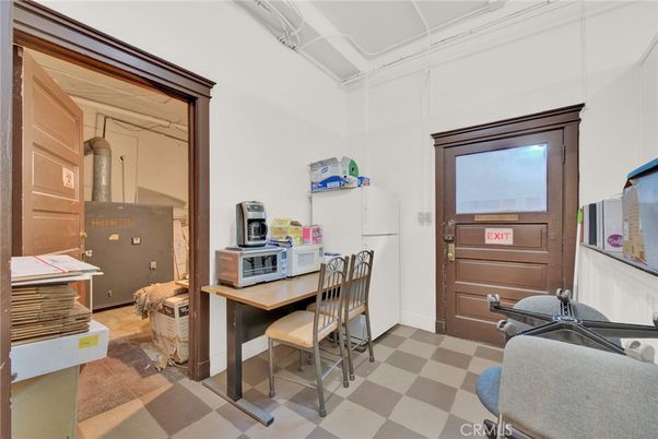 Home Office, Interior