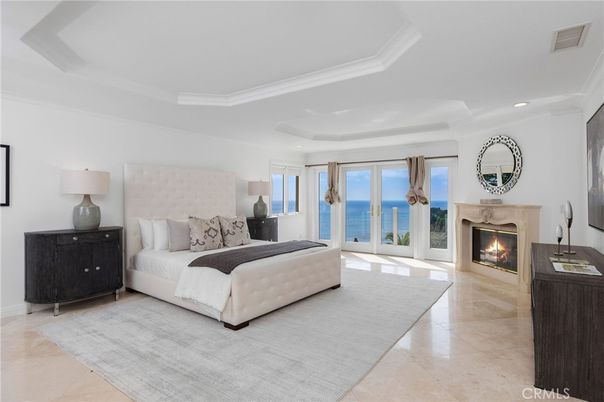Bedroom, Fireplace, Interior, Recessed Lighting, Water