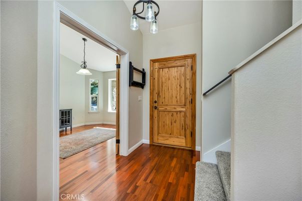 Interior, Pendant Lights, Wood Texture Flooring