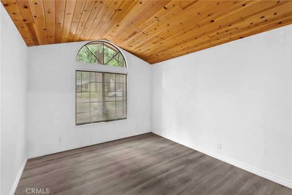 Empty room, Interior, Recessed Lighting, Wooden Ceilings, Wood Texture Flooring