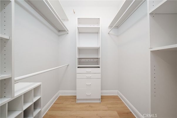 Interior, Walk-in Closets, Wood Texture Flooring