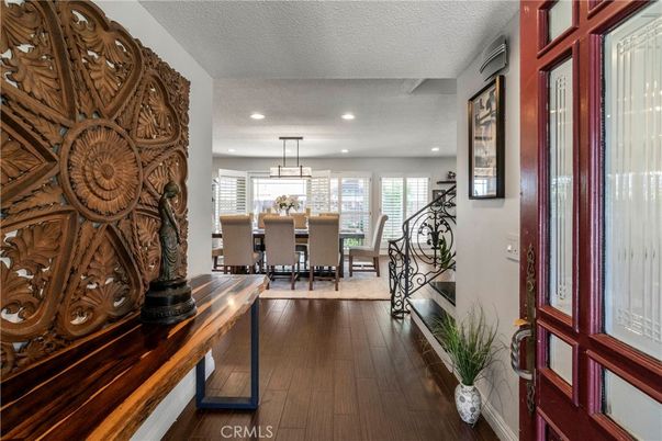 Chandelier, Dining room, Interior, Recessed Lighting, Wood Texture Flooring
