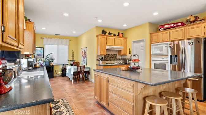 Dining room, Interior, Kitchen, Recessed Lighting, Stainless Steel Appliances