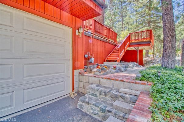 Detached Garage, Exterior
