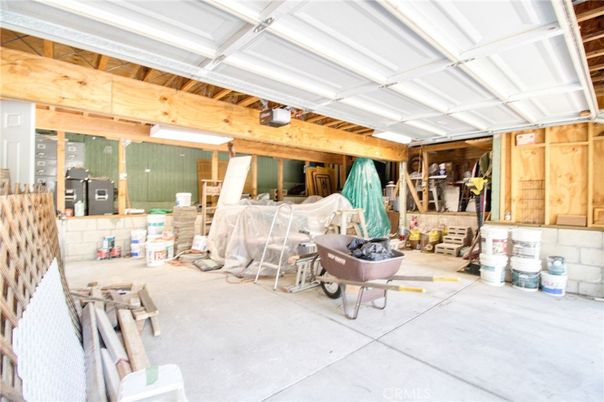 Garage, Interior, Wooden Beams
