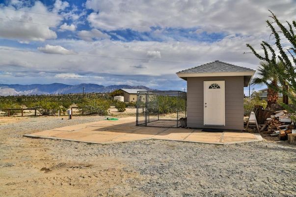 Backyard, Exterior