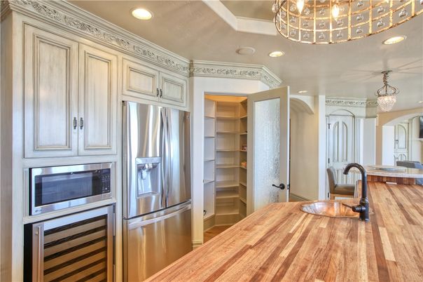 Chandelier, Interior, Kitchen, Recessed Lighting, Stainless Steel Appliances