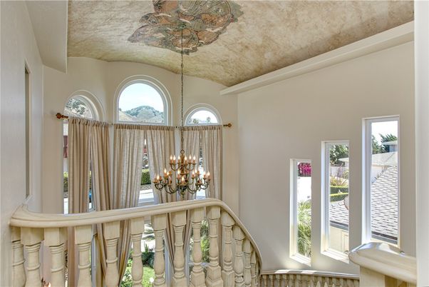 Chandelier, Interior