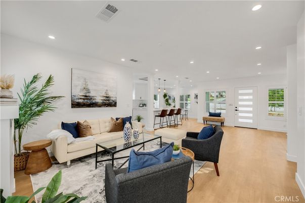 Dining room, Interior, Living room, Pendant Lights, Recessed Lighting, Wood Texture Flooring